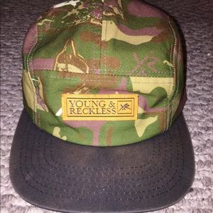 Y&R camo camper SnapBack